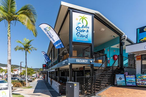 Airlie Sun & Sand Accommodation 3 - Lennox Head Accommodation 1