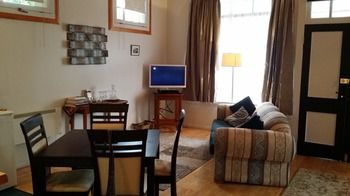 Strahan Holidays - Lennox Head Accommodation 1