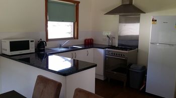 Strahan Holidays - Lennox Head Accommodation 6