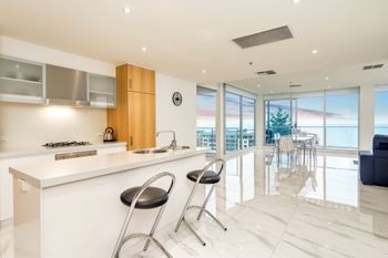Penthouse Liberty Towers - Lennox Head Accommodation 3