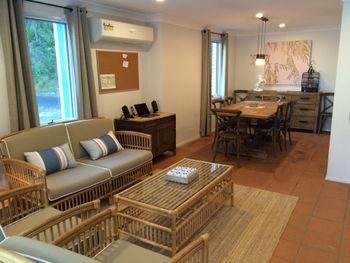 Quiet Rural Retreat With Spa - Lennox Head Accommodation 6