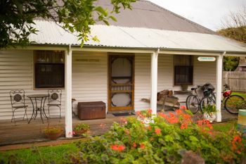 Davidsons Cottage - Lennox Head Accommodation 0