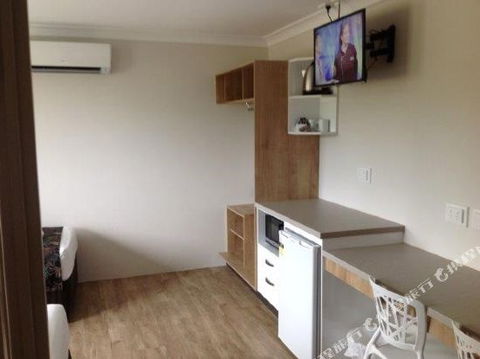 BEST WESTERN CASTLE LODGE MOTEL - Lennox Head Accommodation 0