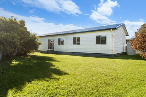 Julieanne - Lennox Head Accommodation 0