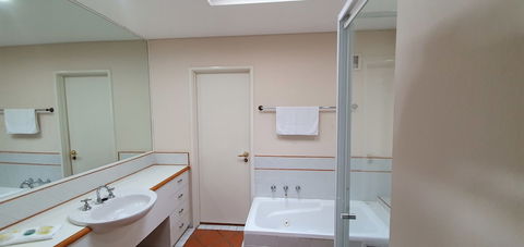 Sea Breeze Luxury Holiday Apartment Accommodation - Lennox Head Accommodation 6