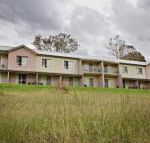 BATHURST GOLDFIELDS MOTEL on MOUNT PANORAMA - Lennox Head Accommodation