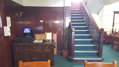 Royal Hotel Tenterfield - Lennox Head Accommodation 0