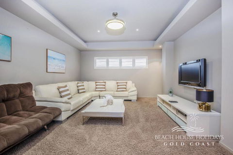 Absolute Beachfront Holiday House - Lennox Head Accommodation 4