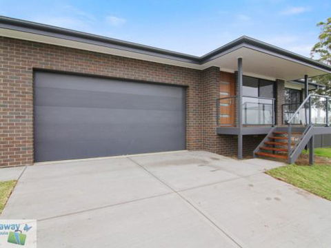 Rays On Elizabeth Parade - Lennox Head Accommodation 1