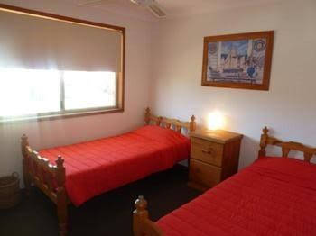 Sails Beach House Apartments Pottsville Beach - Lennox Head Accommodation 4