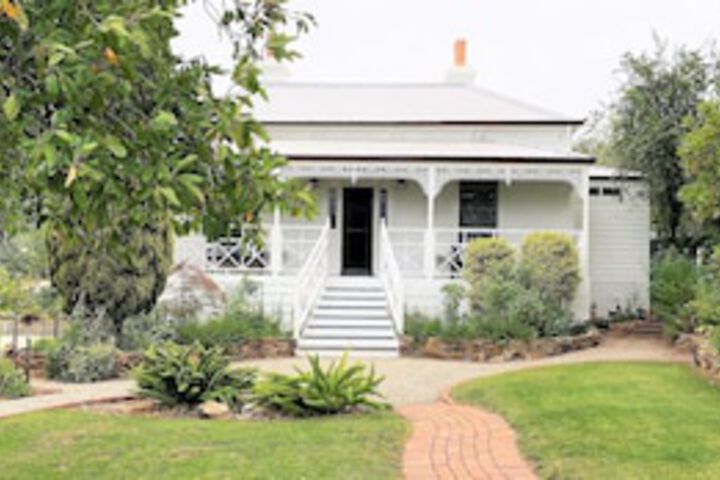 Maldon VIC Lennox Head Accommodation