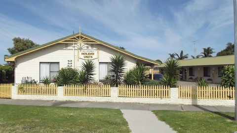 Lakes Entrance Holiday Units - Lennox Head Accommodation 0