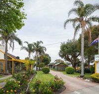 Lazy Acre Log Cabins - Lennox Head Accommodation