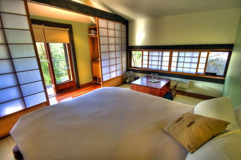Qdos Arts - Lennox Head Accommodation 1