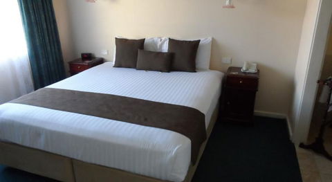 The Clifton & Grittleton Lodge - Lennox Head Accommodation 5