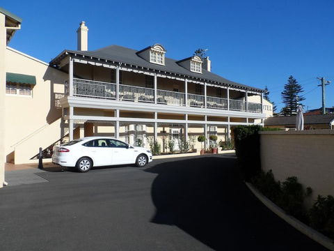 The Clifton & Grittleton Lodge - Lennox Head Accommodation 0
