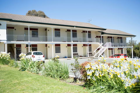 Colonial Lodge Motor Inn Yass - Lennox Head Accommodation 1