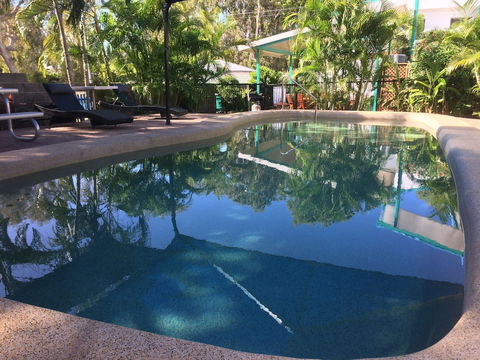 Tropical Palms - Lennox Head Accommodation 3