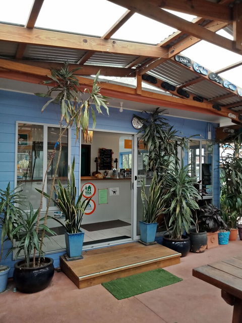 Ozzie Pozzie Backpackers - YHA - Lennox Head Accommodation 2