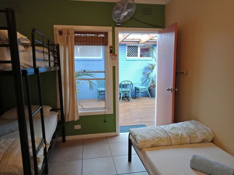 Ozzie Pozzie Backpackers - YHA - Lennox Head Accommodation 6