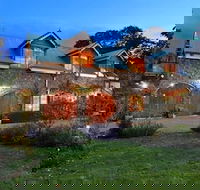 Mary Card's Coach House - Lennox Head Accommodation