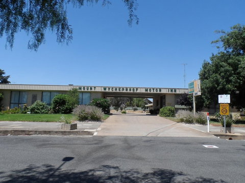 Mount Wycheproof Motor Inn - Lennox Head Accommodation 4