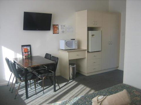 Golden Hills Motel - Lennox Head Accommodation 2