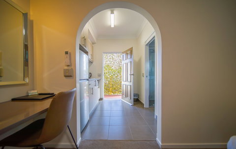 Hamiltonâ€™s Queanbeyan Motel - Lennox Head Accommodation 1