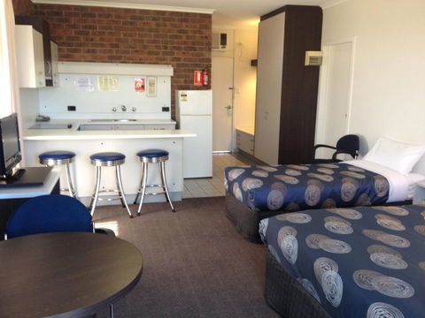 The Central Hotel Motel Lakes Entrance - Lennox Head Accommodation 4