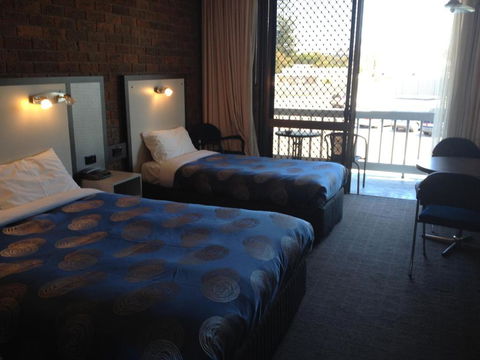 The Central Hotel Motel Lakes Entrance - Lennox Head Accommodation 3
