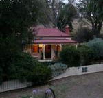 Sinnamons Cottage - Lennox Head Accommodation
