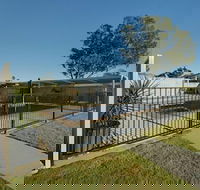 DBJ Holiday Units - Lennox Head Accommodation