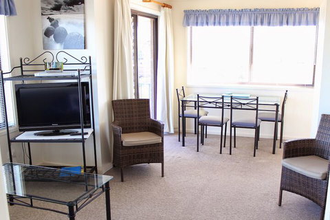 Narooma Palms Holiday Apartments - Lennox Head Accommodation 7