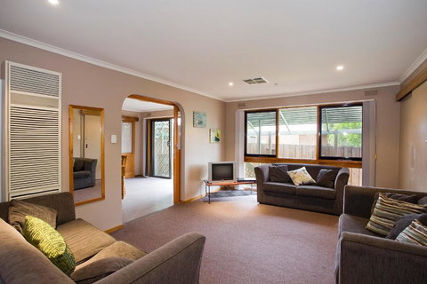 Geelong Holiday Home - Lennox Head Accommodation 2