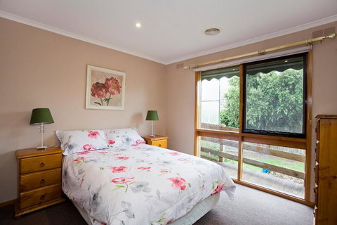 Geelong Holiday Home - Lennox Head Accommodation 5