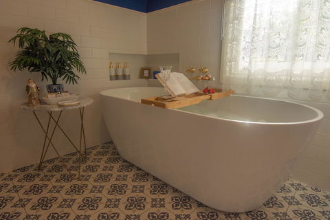 Heytesbury House - Lennox Head Accommodation 6