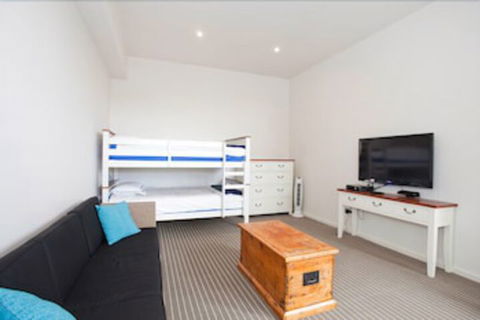 Four Kings Apartments - Lennox Head Accommodation 5