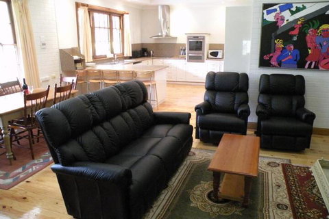 Pinkerton Hill Naracoorte - Lennox Head Accommodation 5