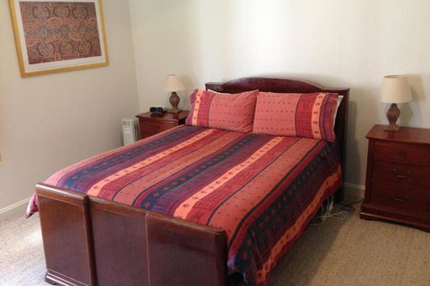 Pinkerton Hill Naracoorte - Lennox Head Accommodation 6