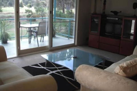 Golf View Apartment 7 - Lennox Head Accommodation 5