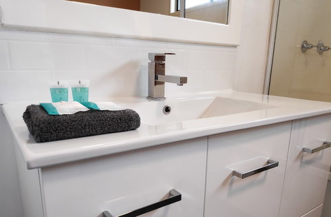 Beachhouse Mollymook - Lennox Head Accommodation 6