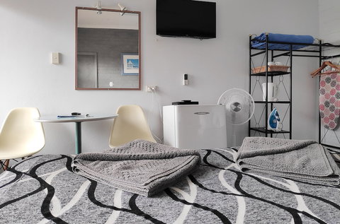 Beachhouse Mollymook - Lennox Head Accommodation 4