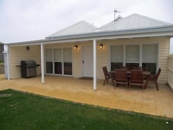 Lighthouse Lodge - Lennox Head Accommodation 5