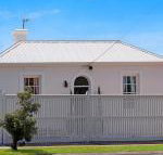 Historic Central Cottage in Warrnambool - Lennox Head Accommodation