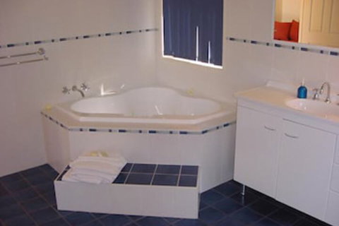 Tropical Coast Retreat - Lennox Head Accommodation 5