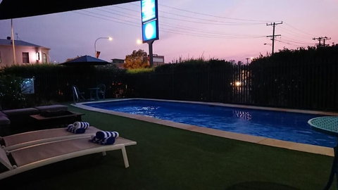 Adelong Motel - Lennox Head Accommodation 4