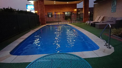 Adelong Motel - Lennox Head Accommodation 2