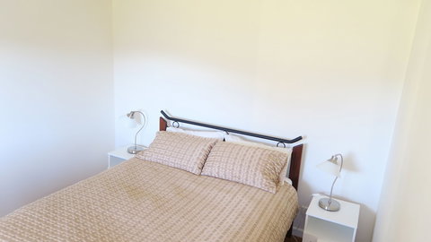 The Black Sparrow - Lennox Head Accommodation 2