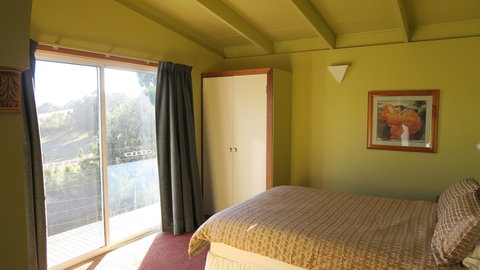 The Black Sparrow - Lennox Head Accommodation 6