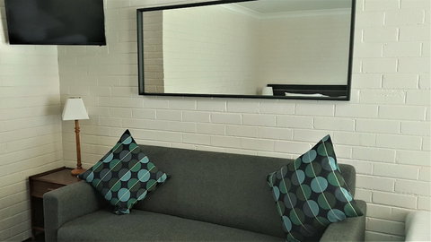 Hibiscus Lakeside Motel - Lennox Head Accommodation 3